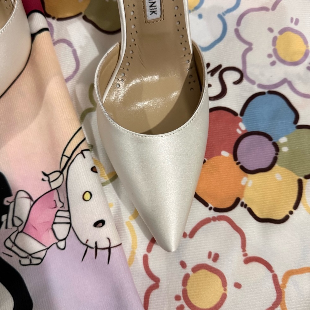 Manolo Blahnik Ivory Satin Pointed-Toe Slingbacks with Crystal Strap - Picture 5 of 8